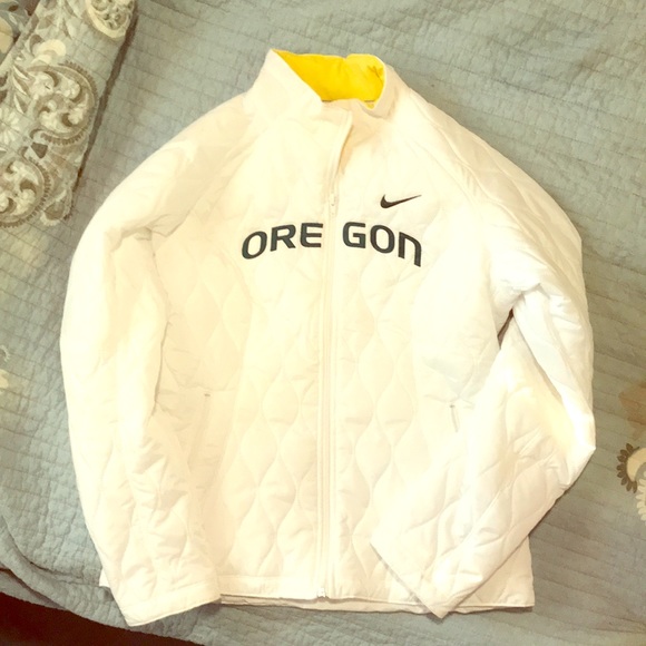 Nike Jackets & Blazers - LIKE NEW Oregon Puff Jacket